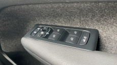 Volvo XC40 2.0 B3P Plus Black Edition 5dr Auto Petrol Estate